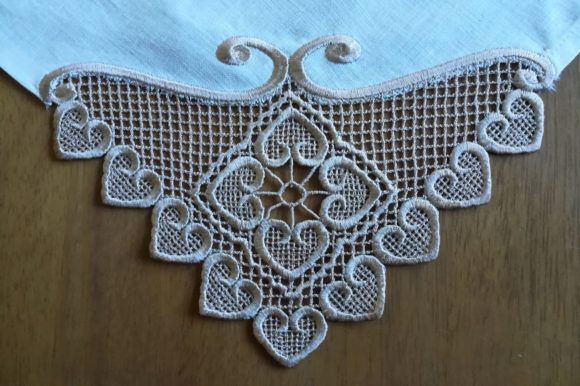 Lace Corner: A Delicate Touch for Holiday Embroidery